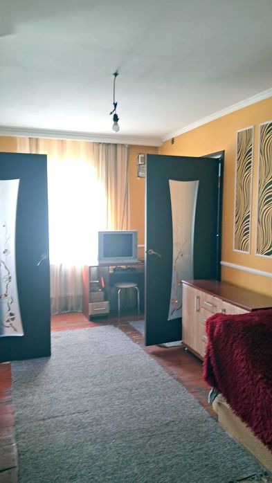 Продається житловий будинок зі свіжим ремонтом для великої родини СМ