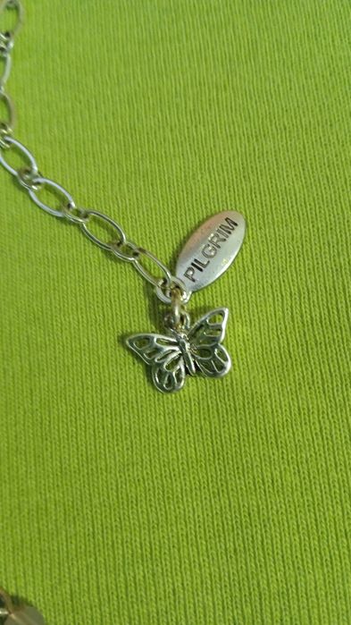 Бижутерия. Серьги с колечками и колье. в отличном состоянии.