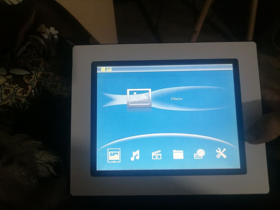 Цифровая фоторамка braun df 850