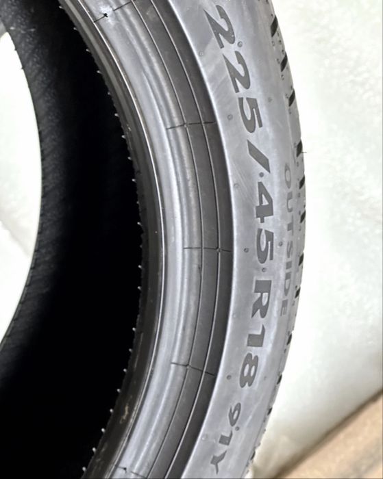 Автошини колеса резина 225/45 R18 Pirelli Cinturato P7 2021 рік літні