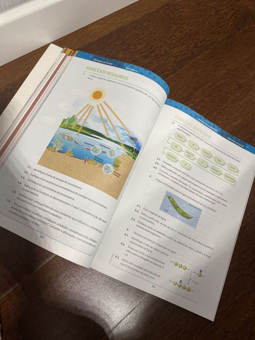 Livro de biologia e geologia 10º ano