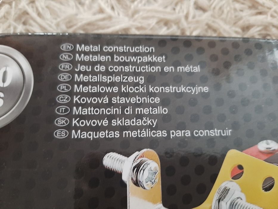 Metalowe klocki konstrukcyjne kład