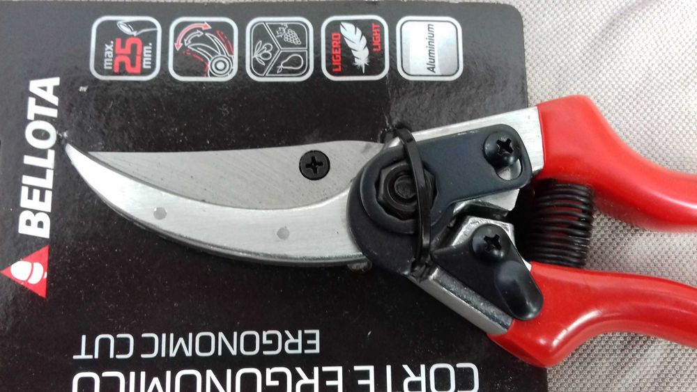 Секатор Bellota 23523-21.B (Беллота 3523-21.B) обводной Испания