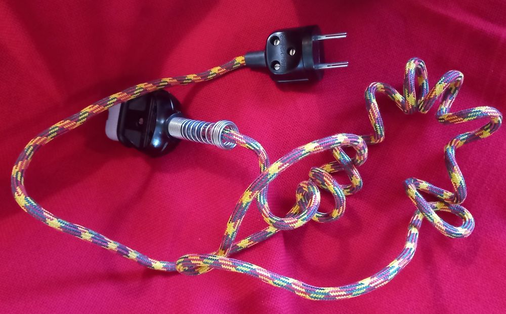 Chaleira da marca Philips.64729617784963122