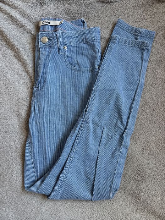 Jeansowe spodnie Sinsay