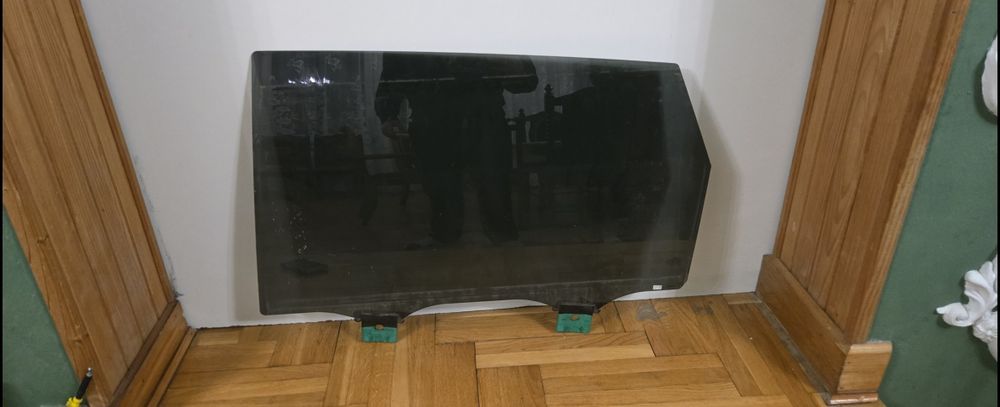 Szyba drzwi lewy tył Audi Q7 4M