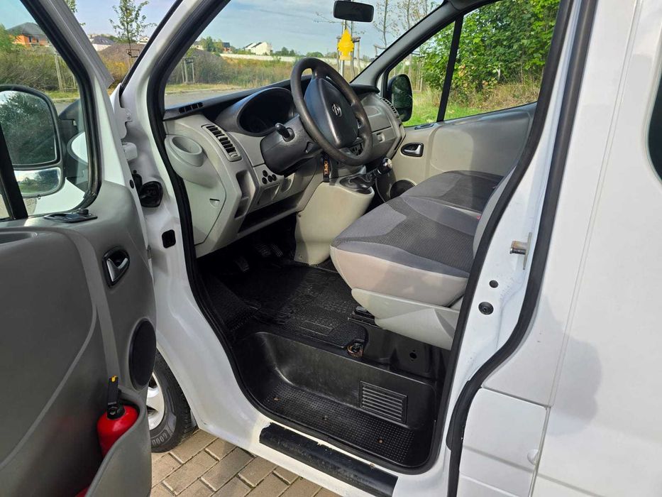 Opel Vivaro 9 osobowe 2.0