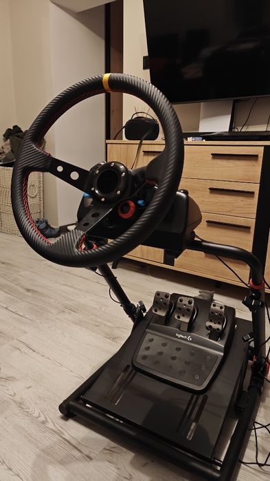 Logitech g923 PC/PS4/PS5