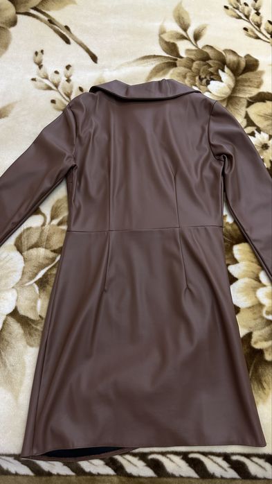 Жіноча шкіряна сукня в ідеальному стані