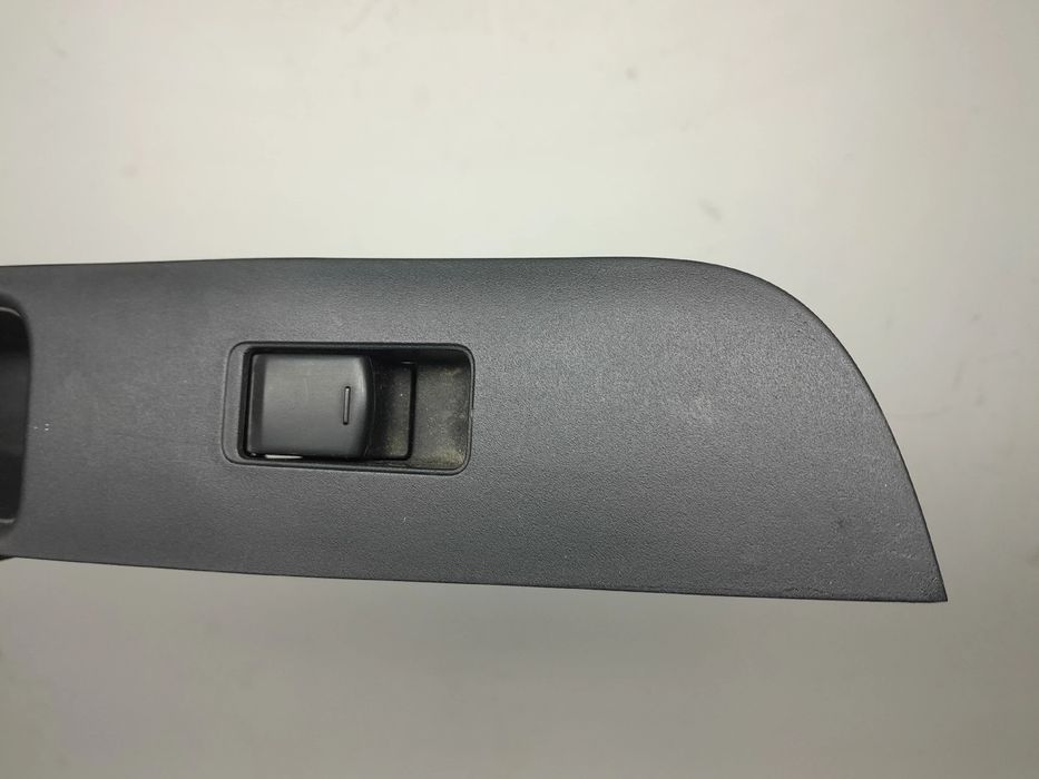 Comando / botão / interruptor vidros trás direito NISSAN Tiida Hatchba
