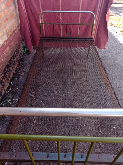 Кровать металева