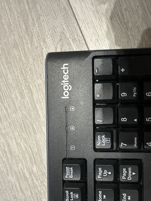 Клавіатура Logitech K120 + миша Logitech