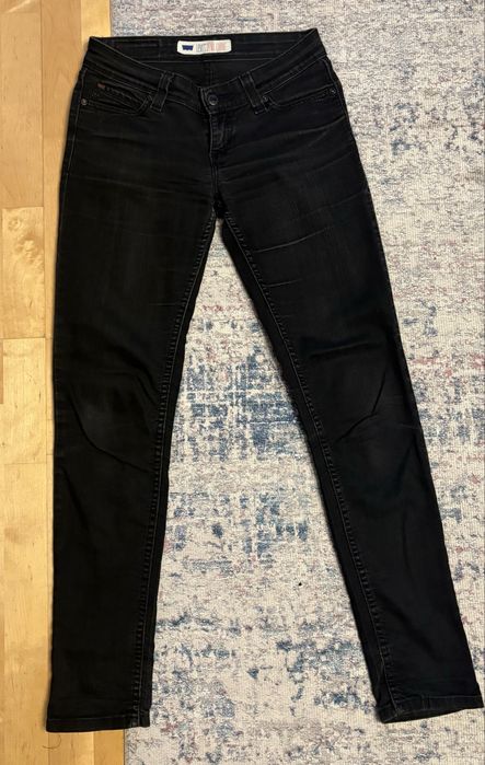 Czarne jeansy Levi’s