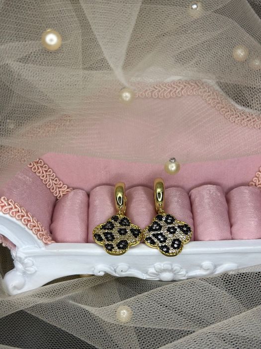 Стильна біжутерія | Нові прикраси за доступною ціною