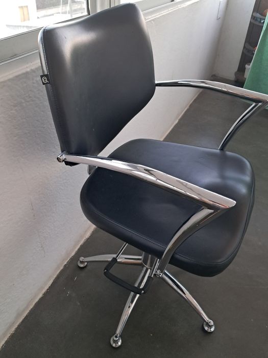 Cadeira de cabeleireiro hidráulica como nova