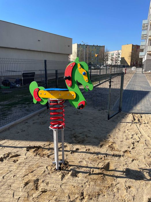 Bujak Konik na plac zabaw