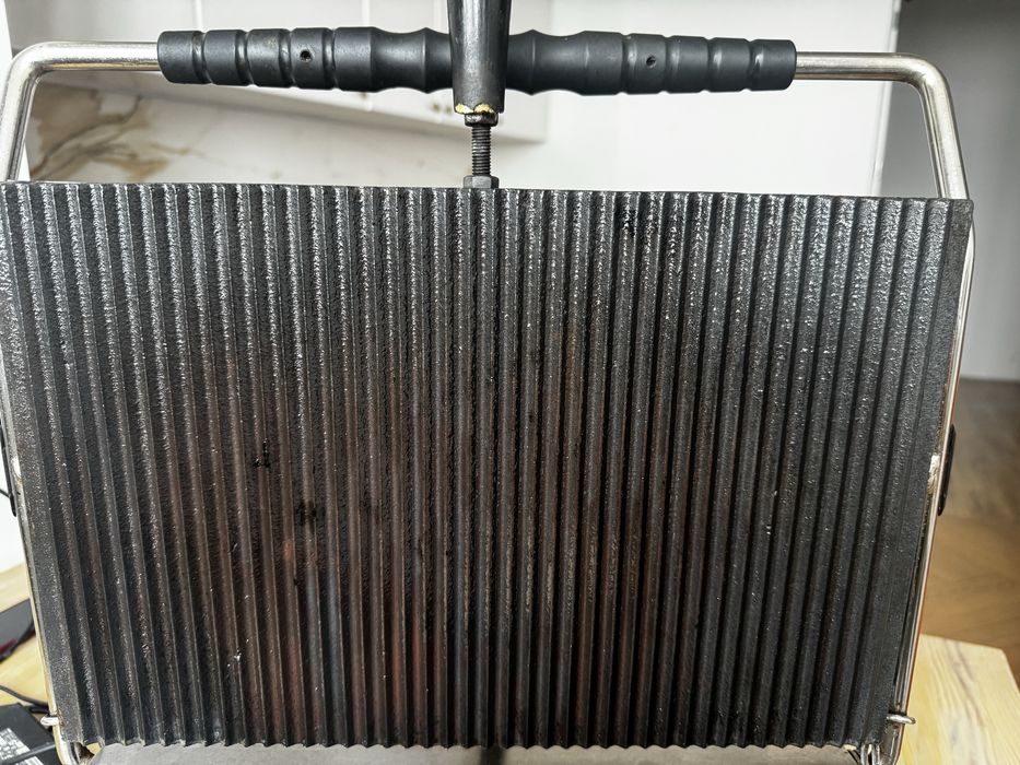 Гриль прижимний Remta R76