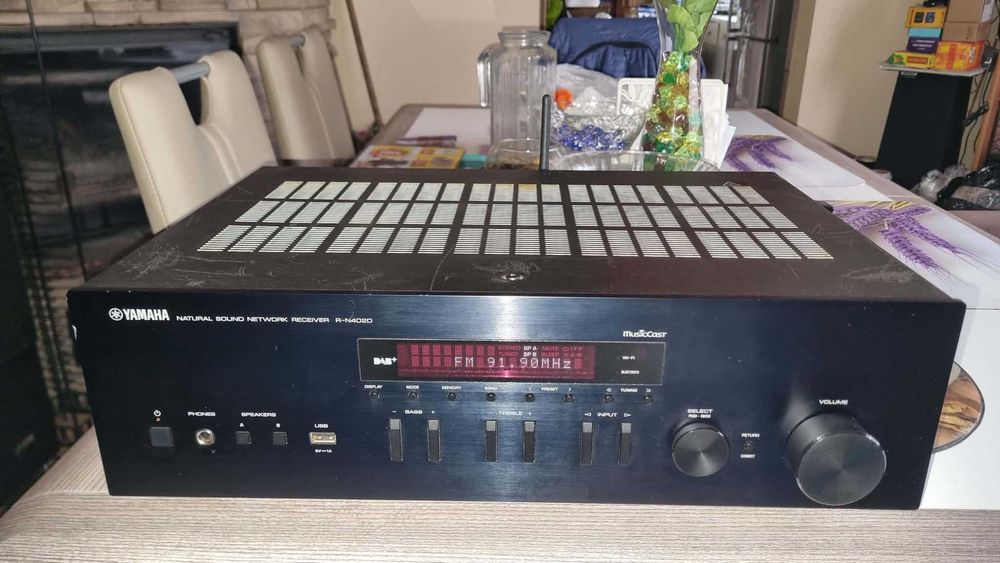 Ampituner Yamaha R-N402D DAB+ FM WiFi USB Bluetooth Optical Caoxial