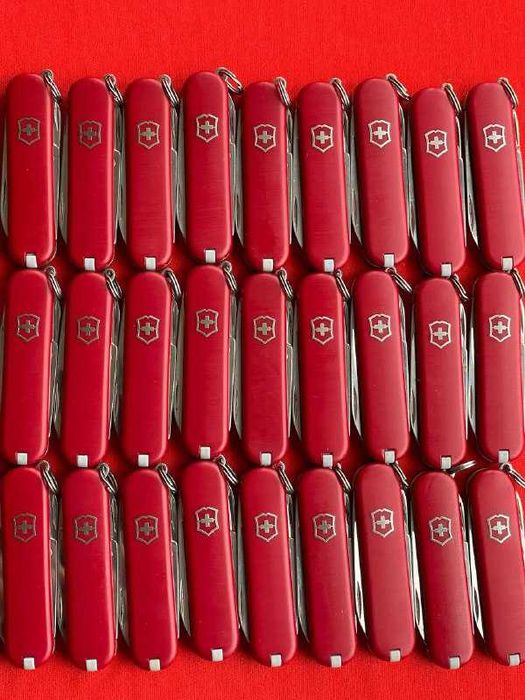 Victorinox Сlassic SD RED Оригинал(БЕЗ рекламы и надписей)