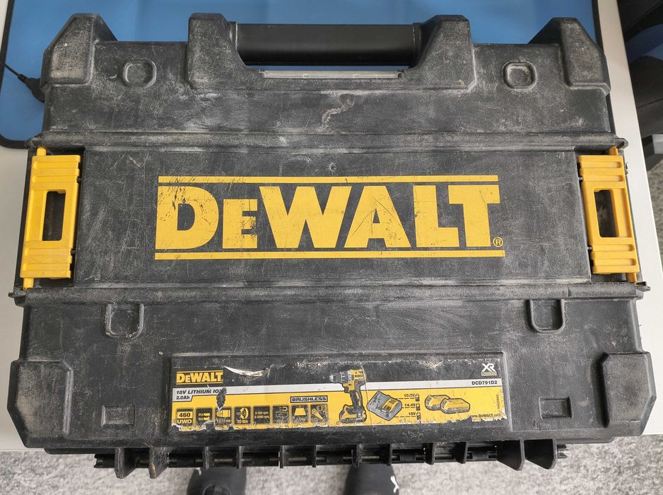Skrzynki walizki DeWalt