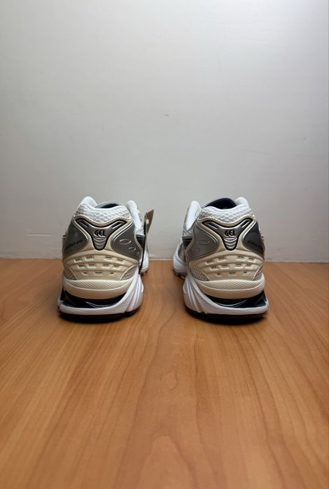 Кроссовки Asics Gel Kayano 14 размер 42 оригинал спортивные бег run