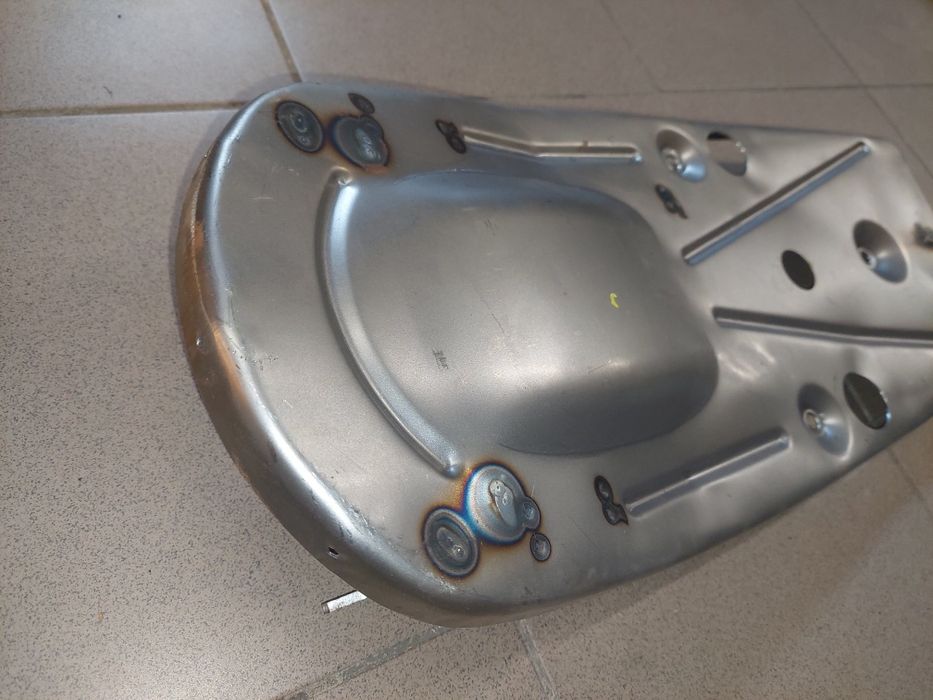 Fabrycznie nowa podstawa siedzenia blacha wsk m06 b3 125/ 175 pl