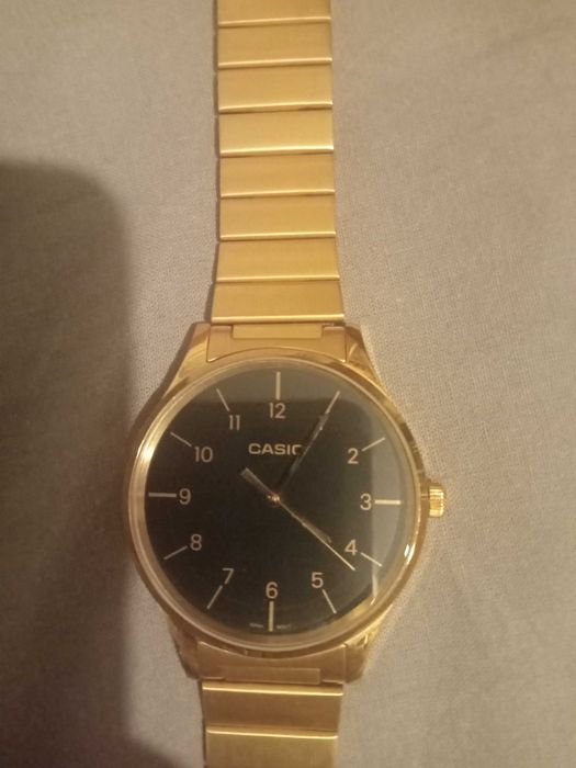 Relógio Casio Dourado e preto