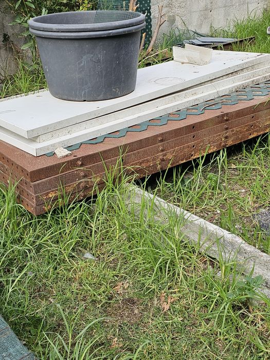 Betoneira+carrela+ taipais de 2metros e meio para 2 colunas+ 3 máquinas de dobrar ferro