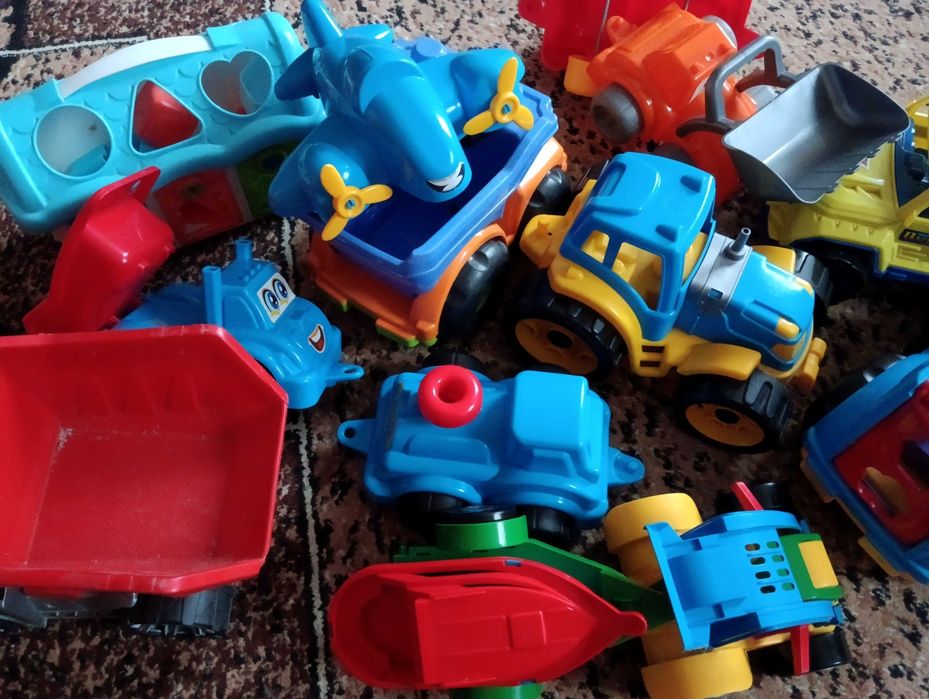 Игрушки разные для малышей