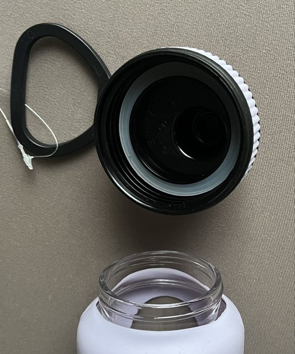 Szklany bidon motywacyjny z etui silikonowym podziałka SMUKEE 1000ml