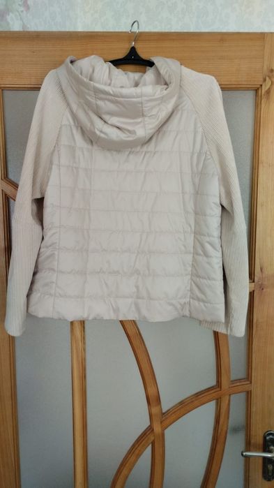 Куртка біло-молочна