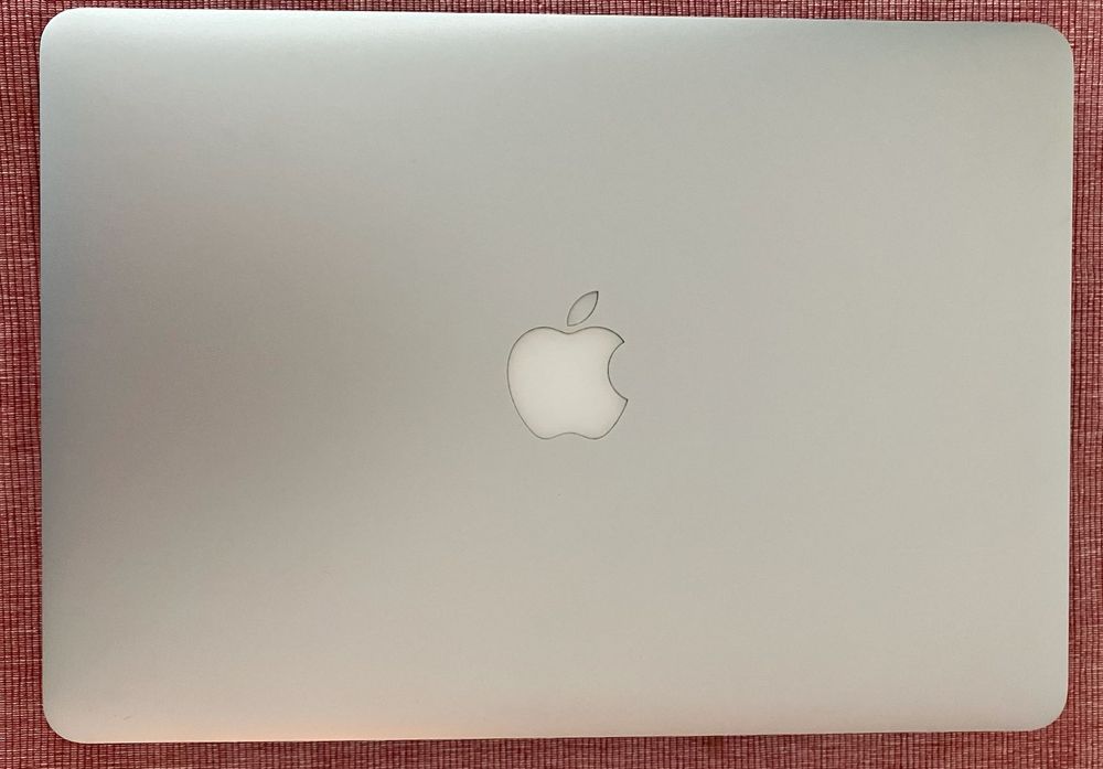 MacBook Air (używany) działa