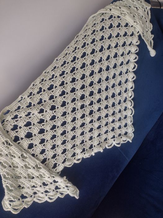 Chusta robiona na szydełku