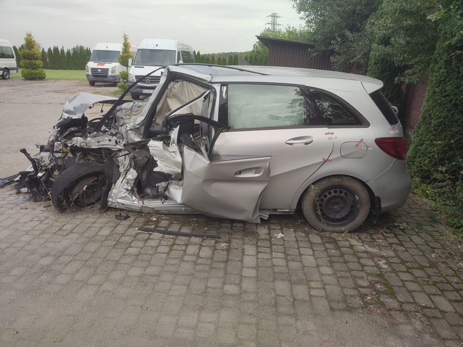 Продається Mercedes-Benz B180 CDI, 2015 року випуску після аварії
