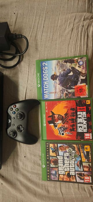 Xbox one 500gb + 3 gry