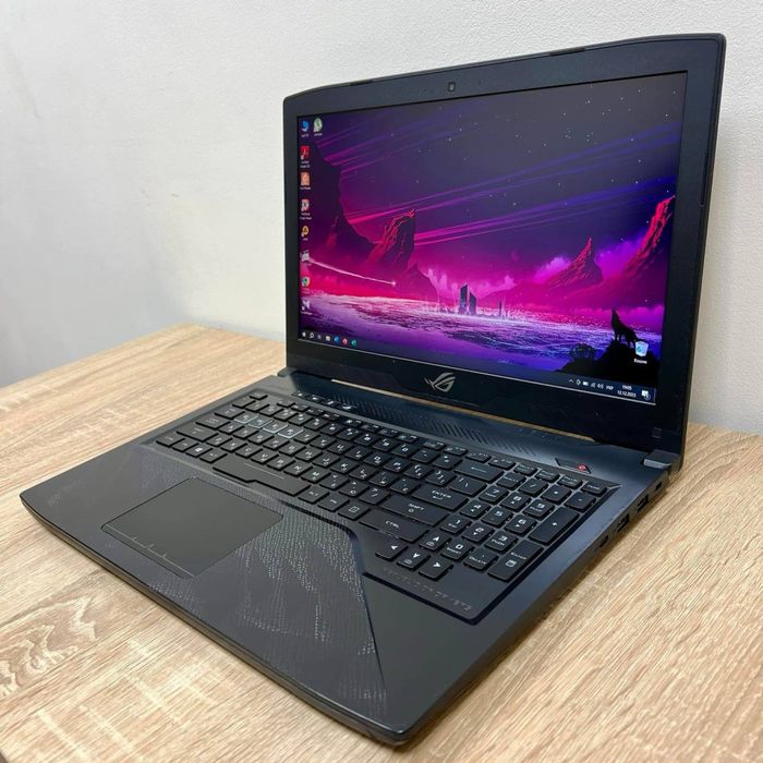 Asus ROG/IPS/120Гц/i7-8750H/16ГБ DDR4/GTX 1050Ti