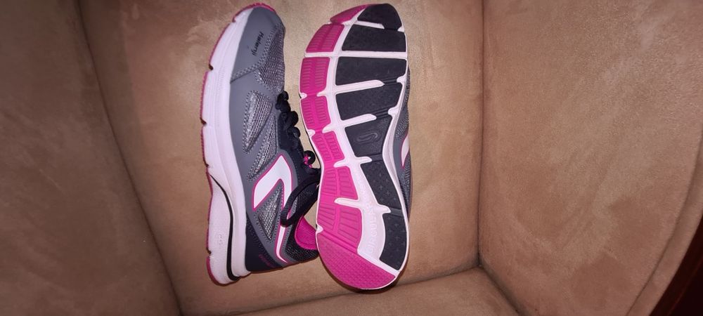 Sapatilhas Kalenji cinzento e rosa usados apenas 1 vez como novo 37