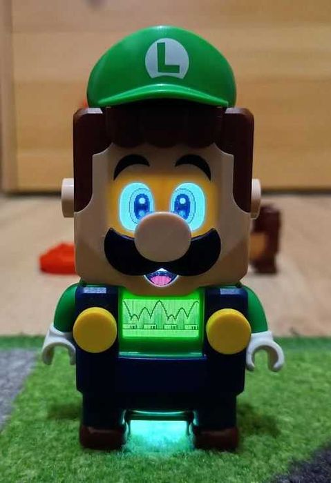 Figuras interativas originais do LEGO Super Mario e LEGO Luigi