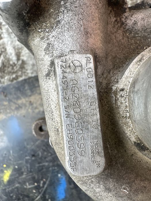 Турбіна Турбина Mercedes w163 220 4.0 ML A6280960599 права