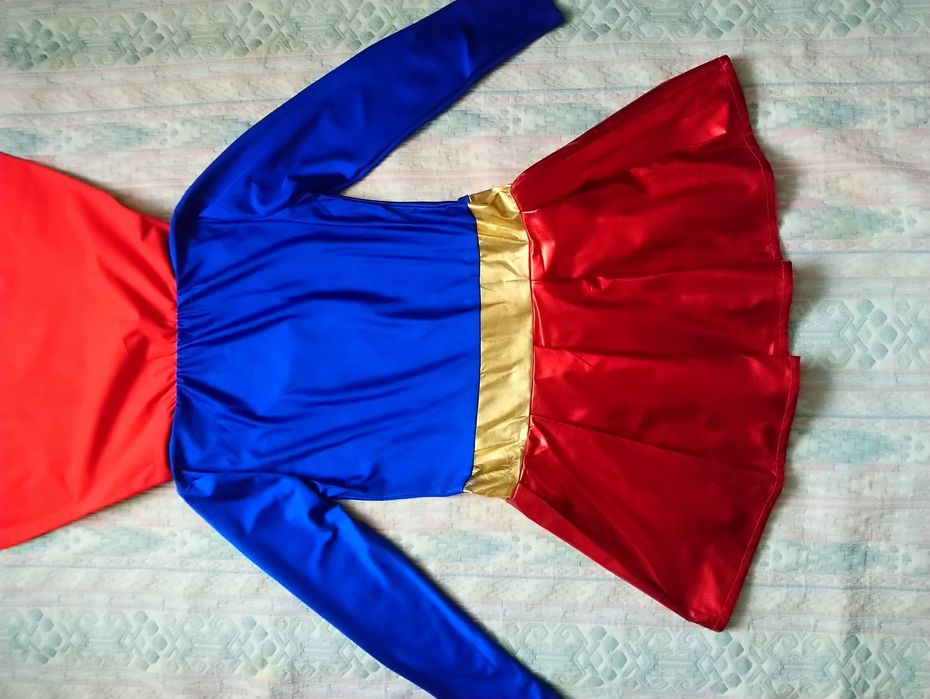Карнавальна сукня Супер дівчина Super girl M /L розмір з накидкою