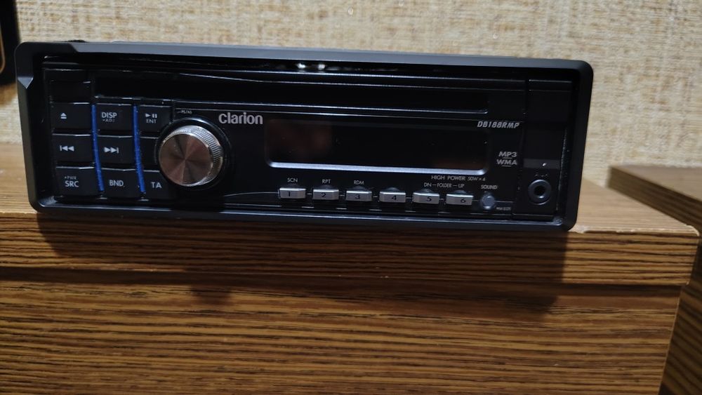 Магнитола Clarion DB188RMP