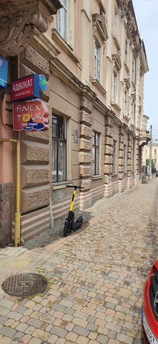 Комерційне приміщення центр міста вул. Головна 14 площа 200 кв.м