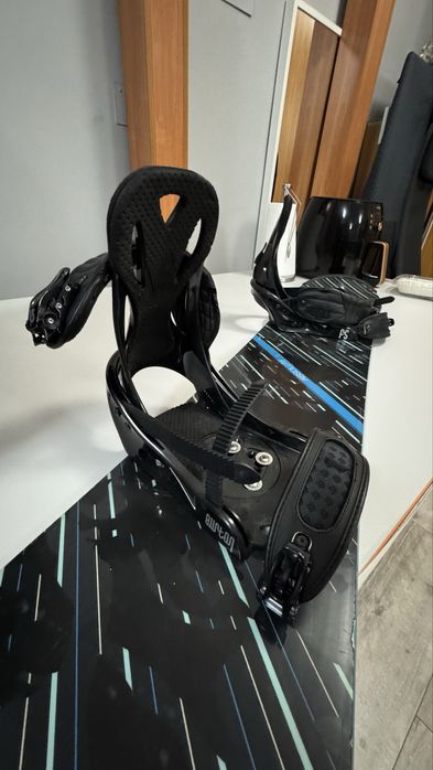 Deska snowboardowa absolute sims z wiazaniami burton 160 cm