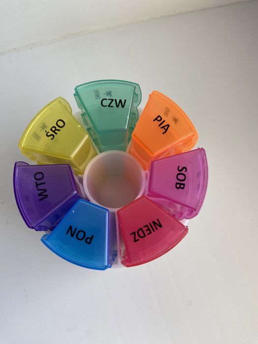 Pokrowiec etui pojemnik na leki dni tygodnia dzień i noc