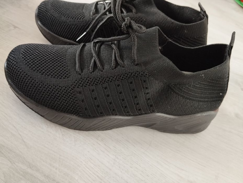 Czarne materiałowe adidasy 39.5 cm Nowe