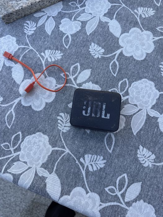 Coluna jbl com carregador