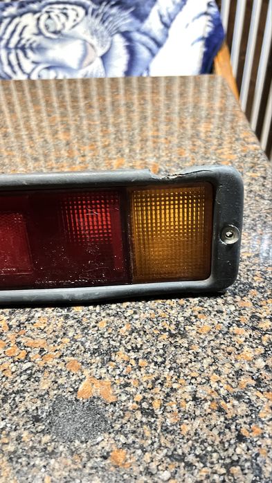 Задні стопи паджеро