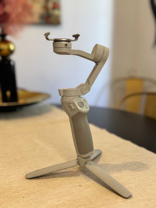 DJI OSMO Mobile 4