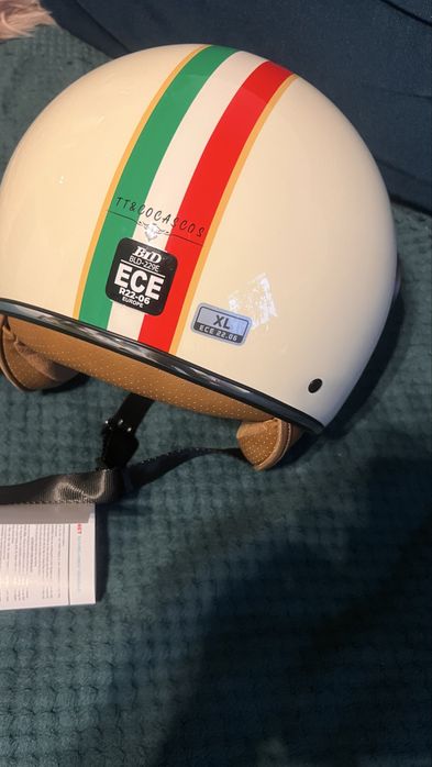 Piękny kask retro,nowy w kartonie.