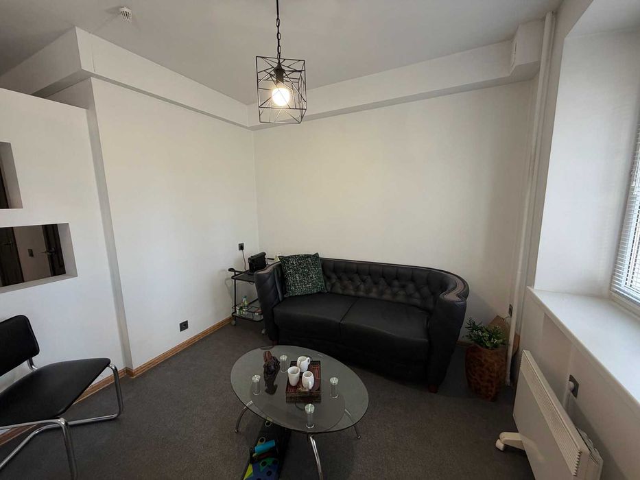 Продам офісне приміщення